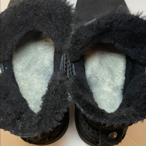 Ugg McKay black suede water resistant ankle boots women’s size 10. - Picture 6 of 14